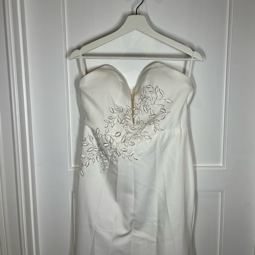 Beautiful strapless wedding dress